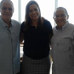 Encontro formaliza a doação de 90 simuladores para aulas de laboratório